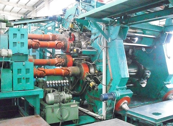 橡塑機械工業(yè)十字萬向軸應用案例